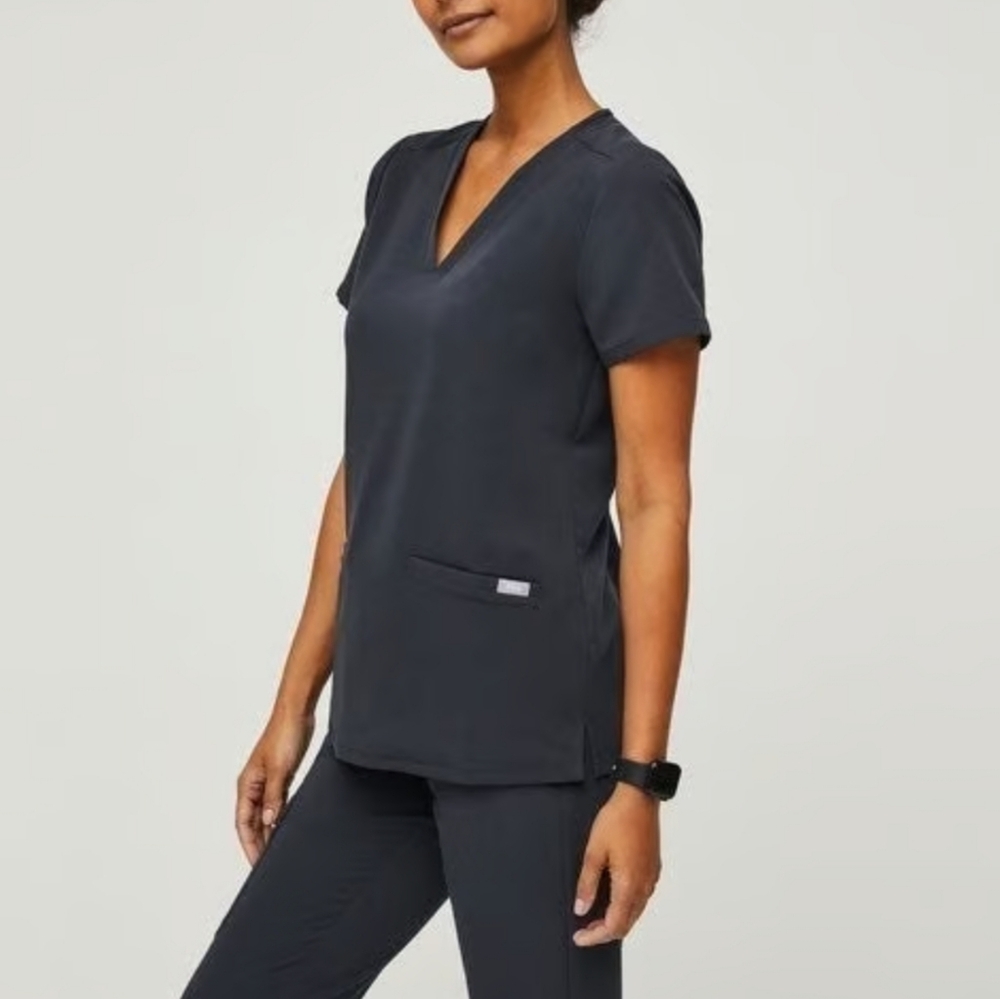 Figs Casma Night Sky scrub top XXL Limited color